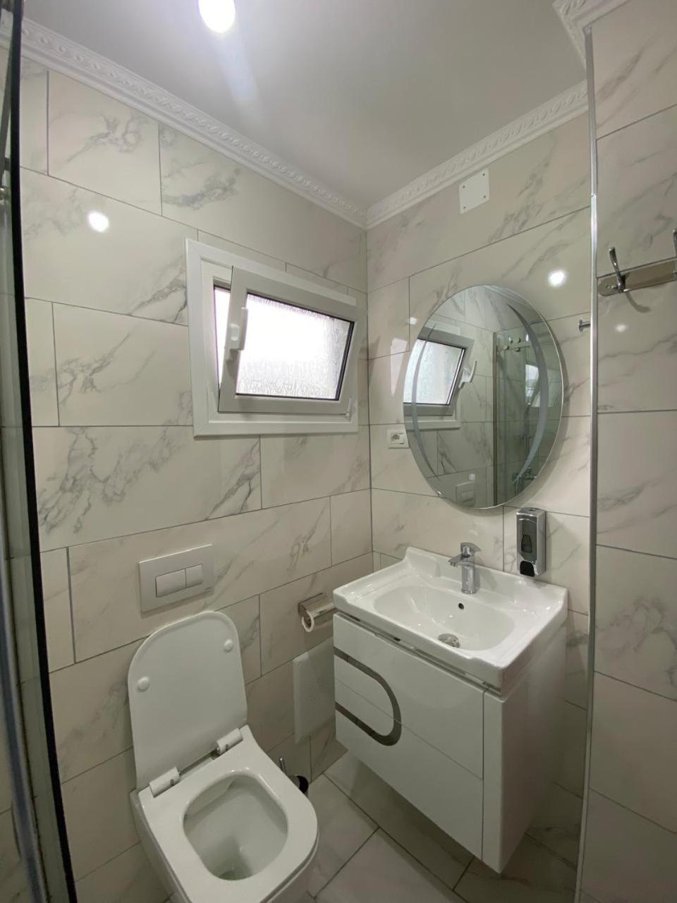 Rent Rooms Sakolli Berat Eksteriør billede
